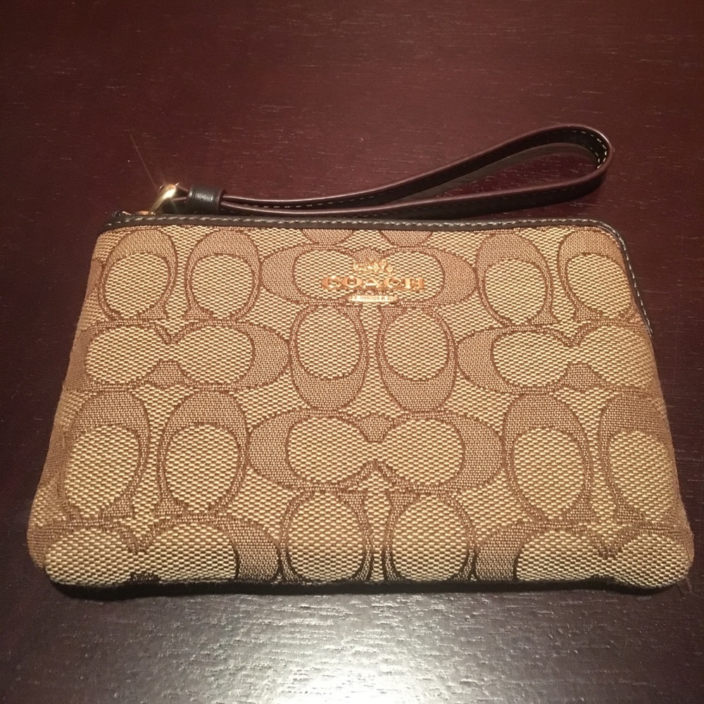 COACH WRISTLET CORNER ZIP CARD HOLDER WALLET
